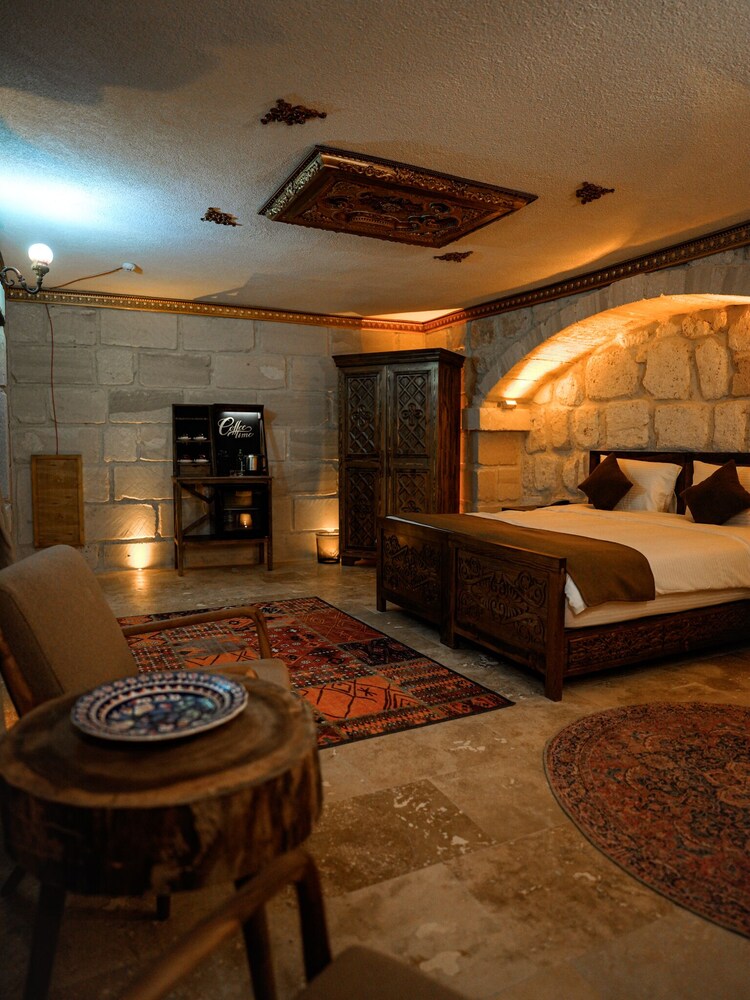 

Napoli - Nevsehir - Lost City Cappadocia