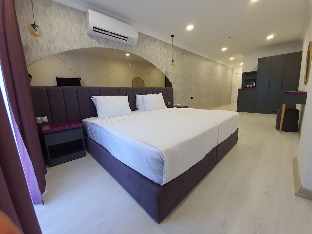 

Verona - Alanya - Karikatür Bi Hotel