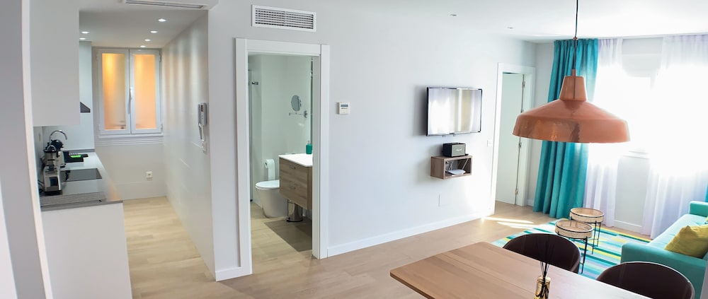 

Bologna - Alhaurín el Grande - Sea to Sky Suites - Mijas Pueblo