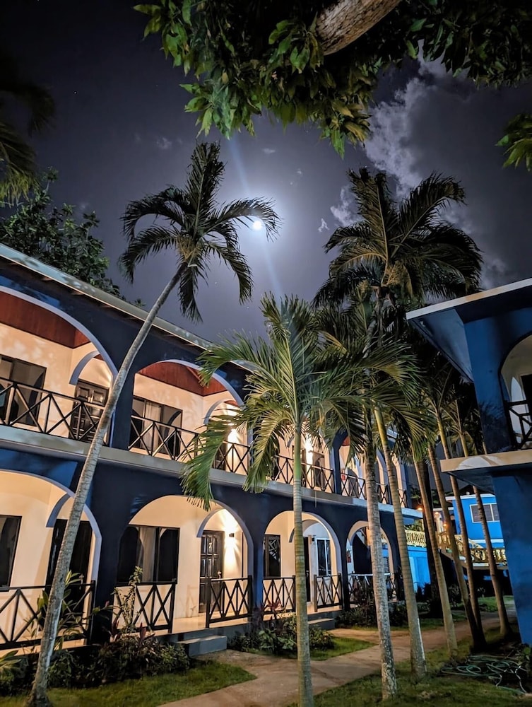 

Torino - Negril - Rum Runners Resort