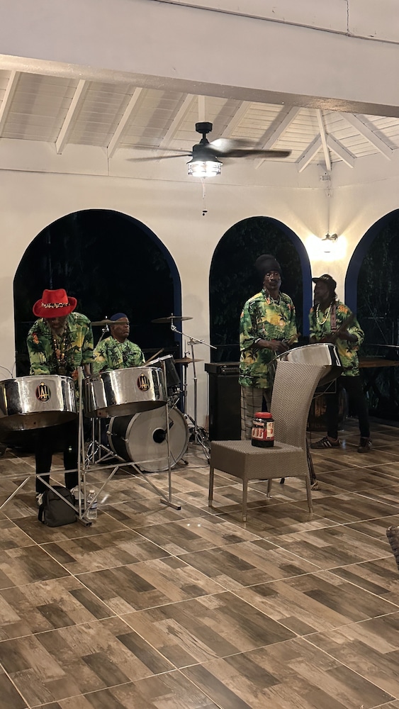 

Roma - Negril - Rum Runners Resort