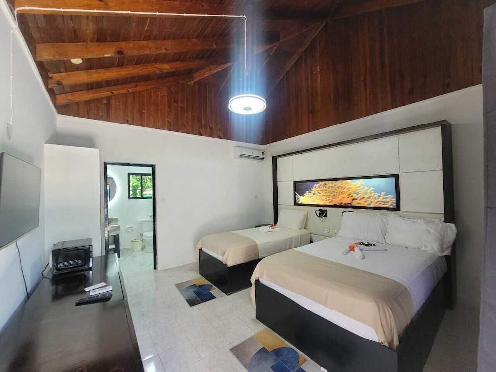 

Roma - Negril - Rum Runners Resort