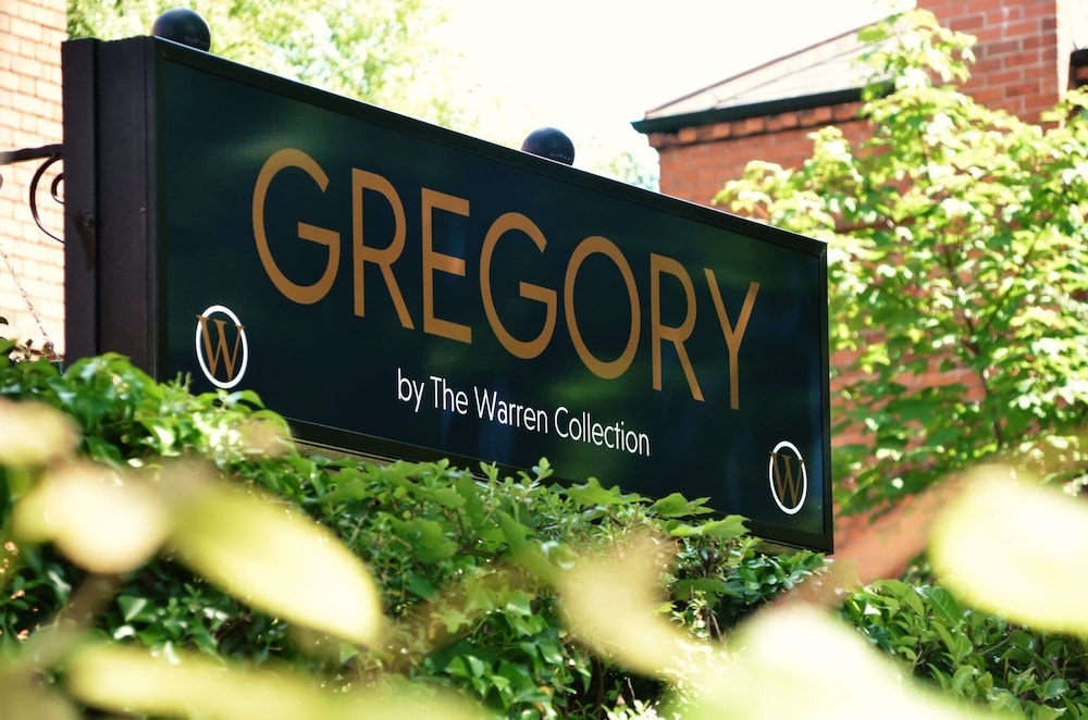 

Milano - Belfast - Gregory by the Warren Collection