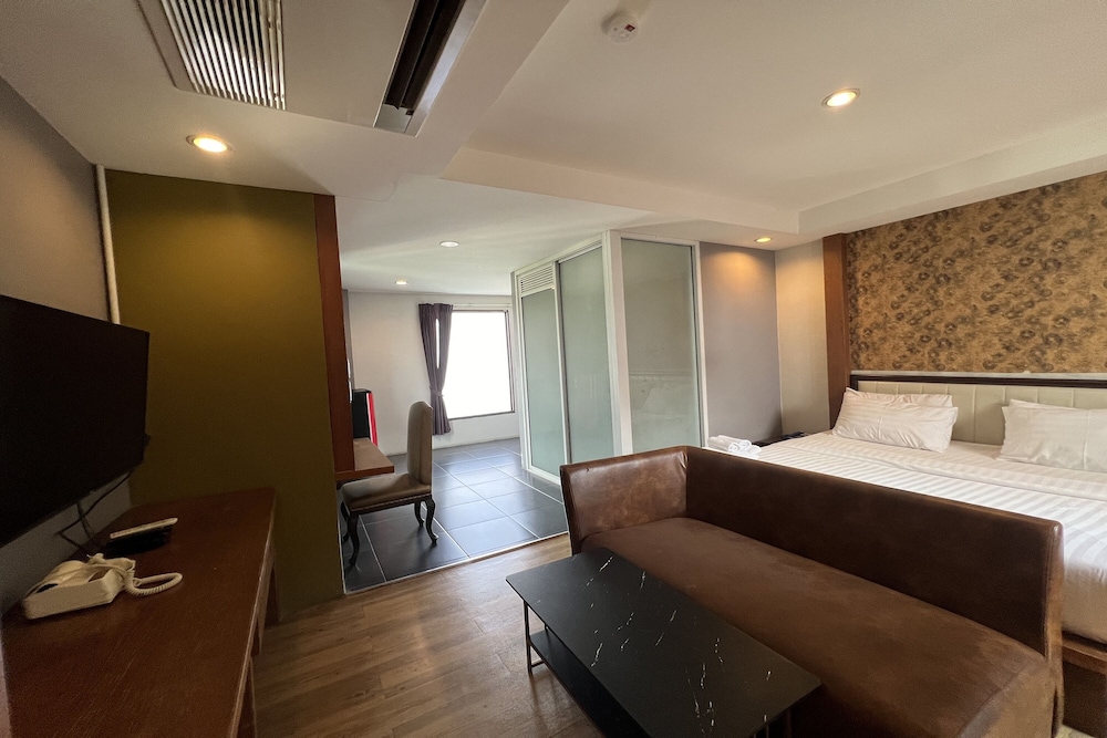 

Torino - Ban Bang Mot - Eurna Resort Hotel