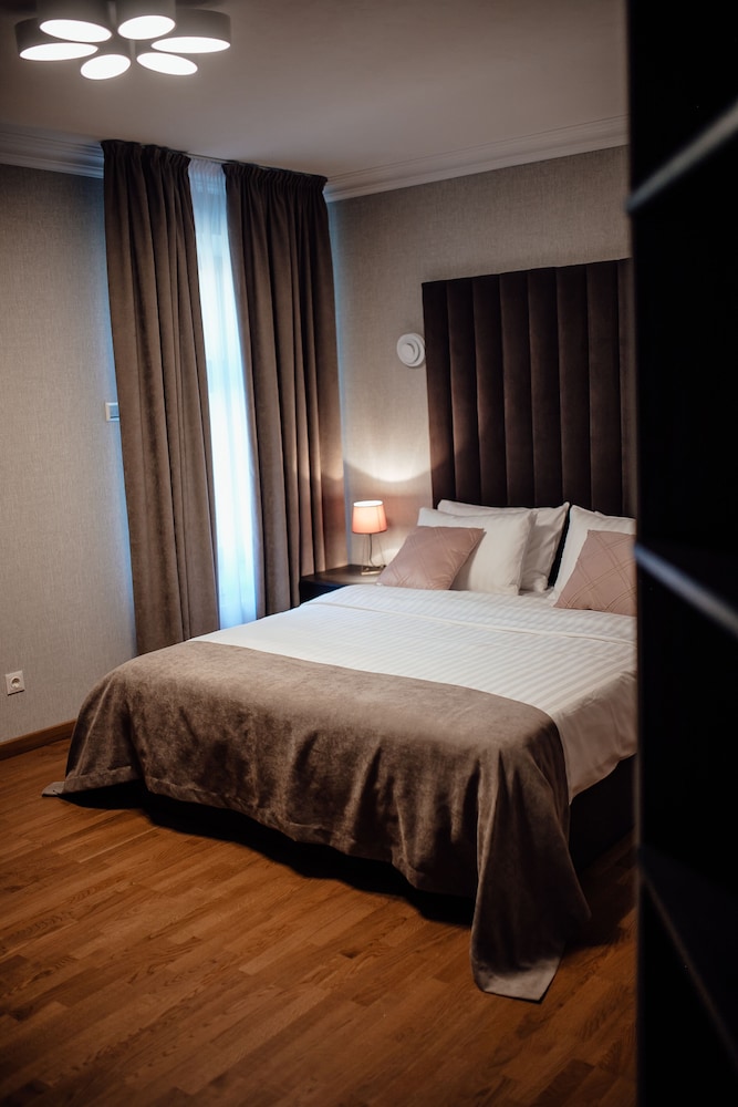 

Napoli - Riga - OldRigaPlaza