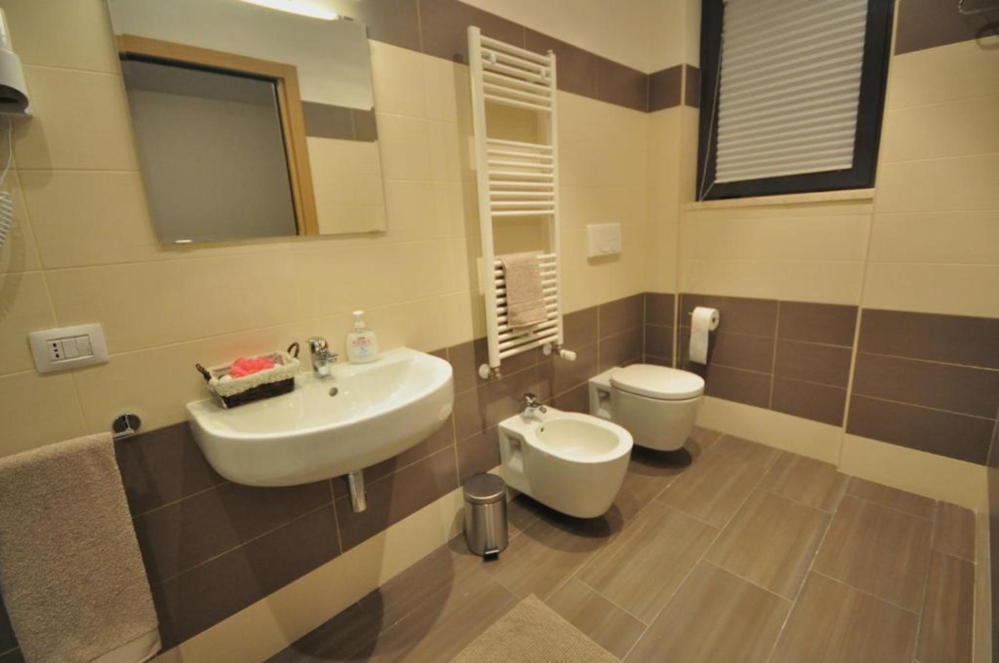 

Bari - Grottaferrata - Hotel 325 Tor Vergata
