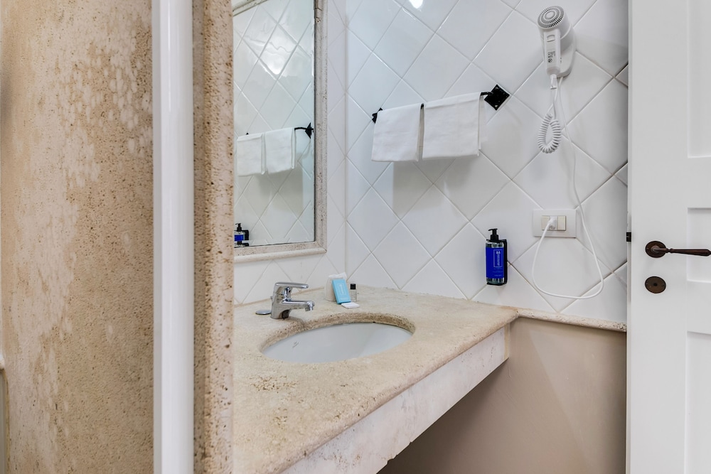 

Milano - Geremeas - Sighientu Resort
