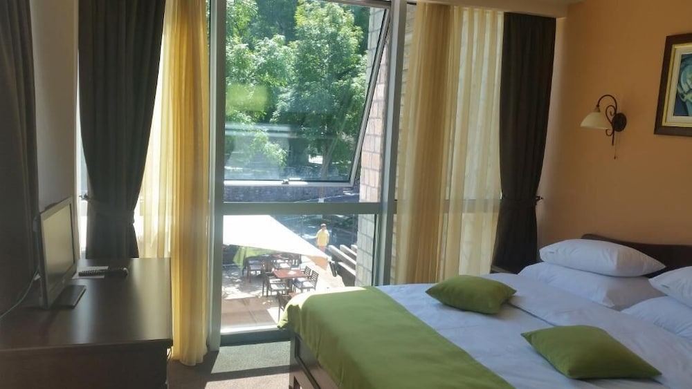 

Milano - Cetinje - Hotel Monte Rosa