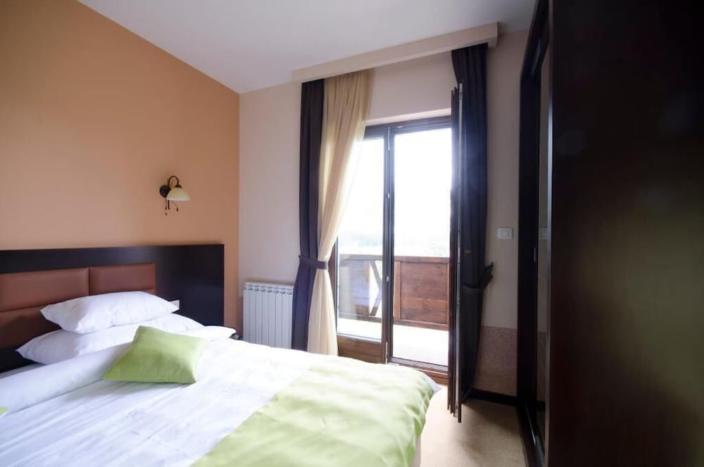 

Napoli - Kotor - Hotel Monte Rosa