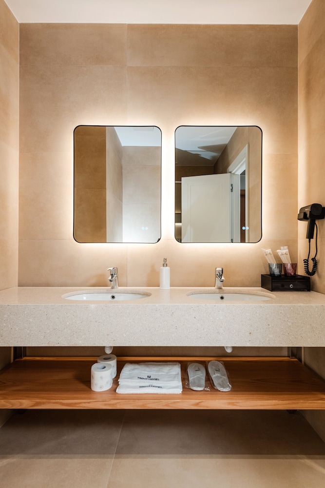 

Milano - Rinas - Troci Hotel