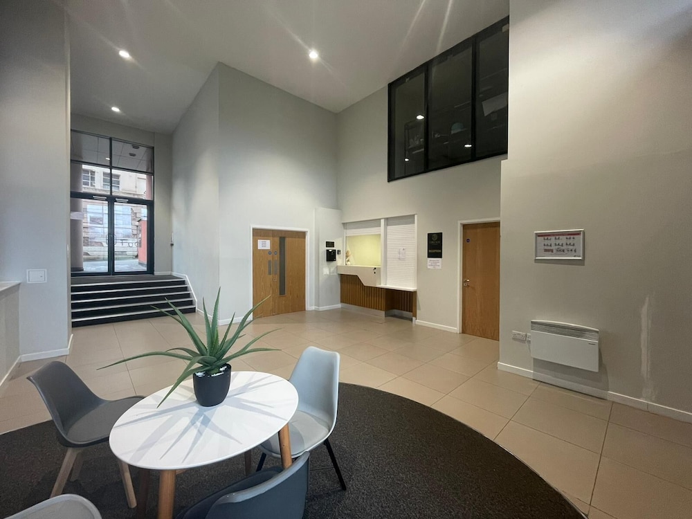 

Pisa - Salford - Adelphi Wharf Apartments by Beehosting