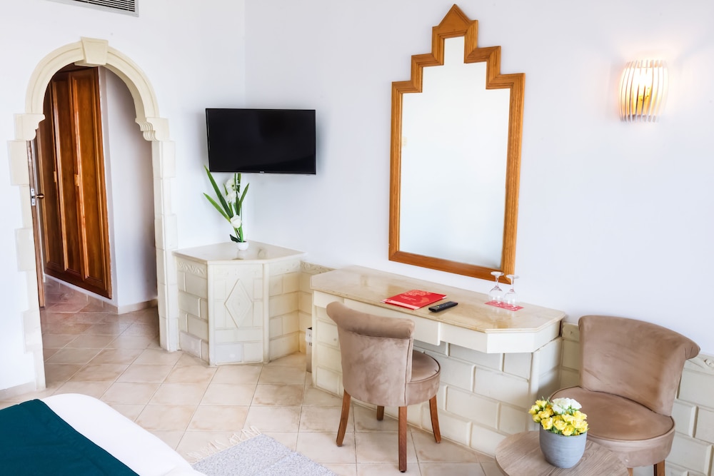 

Milano - Monastir - Delphin EL Habib