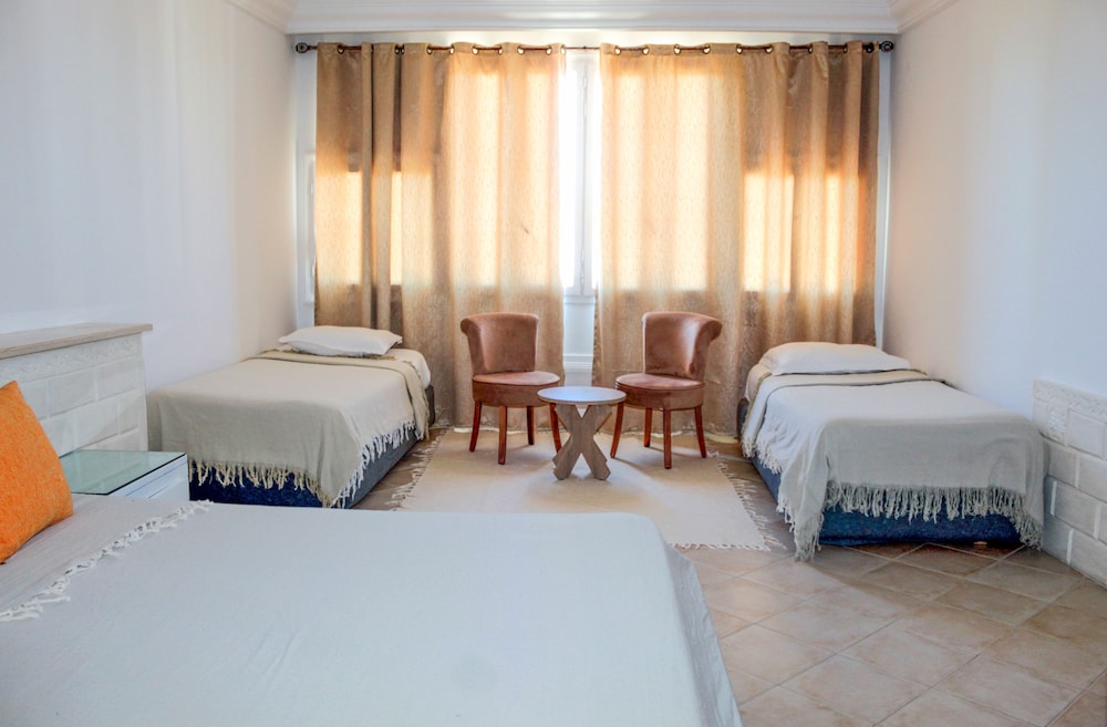 

Milano - Monastir - Delphin EL Habib