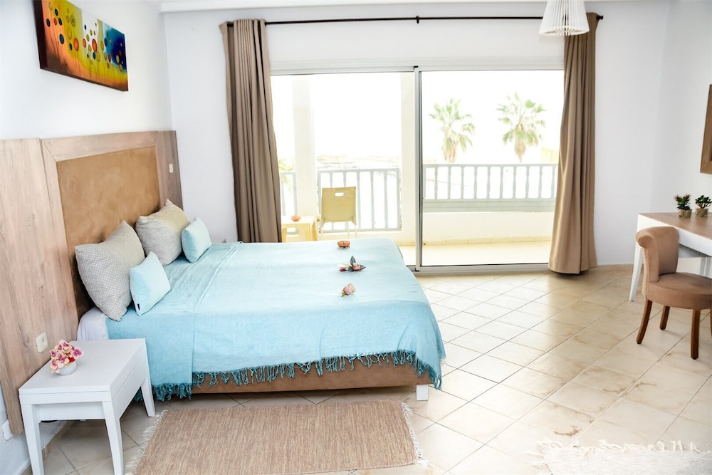 

Bari - Monastir - Delphin EL Habib