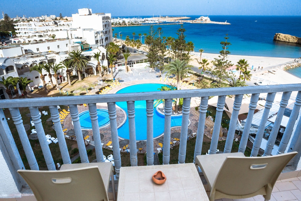 

Milano - Monastir - Delphin EL Habib