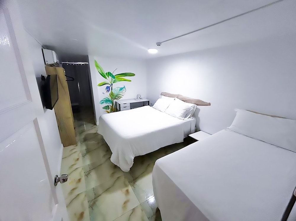

Milano - Kingston - Pulse Rooms at Trafalgar