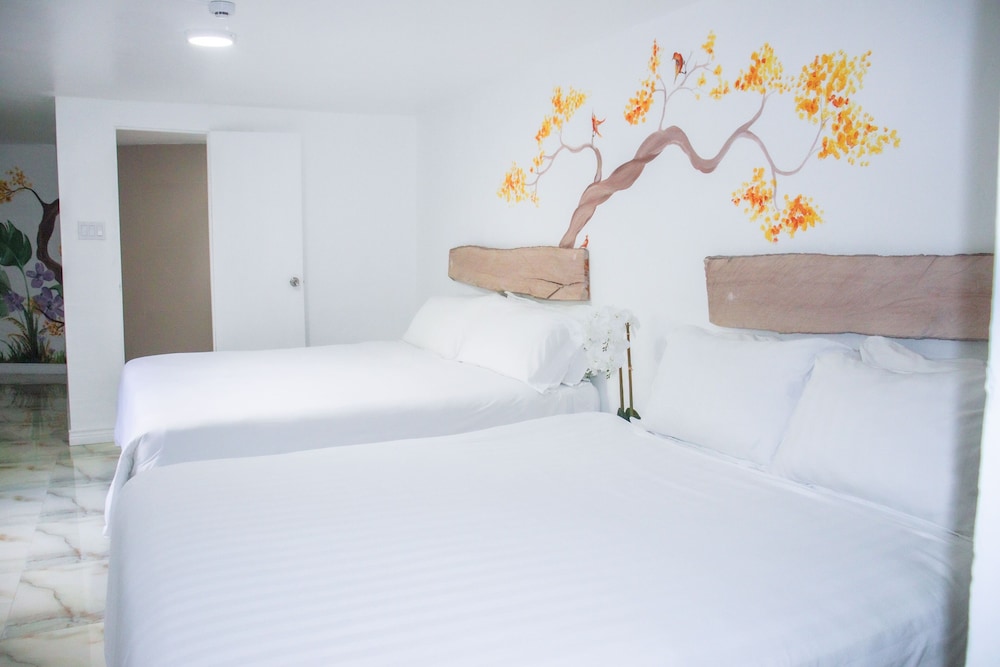 

Napoli - Kingston - Pulse Rooms at Trafalgar