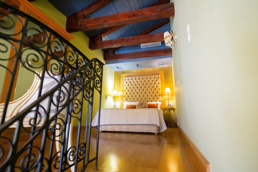 

Milano - Creta Est - Heraklion, Rethymno, Agios Nikolaos, Grecia - Civitas Suites Hotel