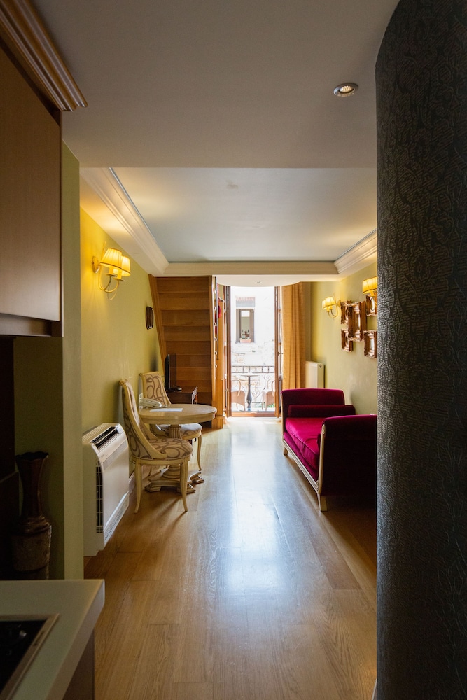 

Milano - Creta Est - Heraklion, Rethymno, Agios Nikolaos, Grecia - Civitas Suites Hotel