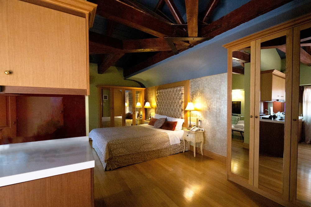 

Bari - Adele - Civitas Suites Hotel