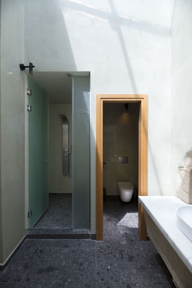 

Genova - Rethymno - Civitas Suites Hotel