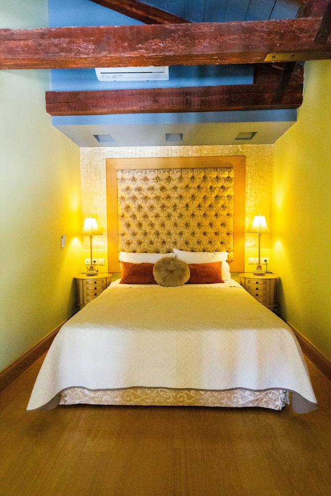 

Bologna - Rethymno - Civitas Suites Hotel