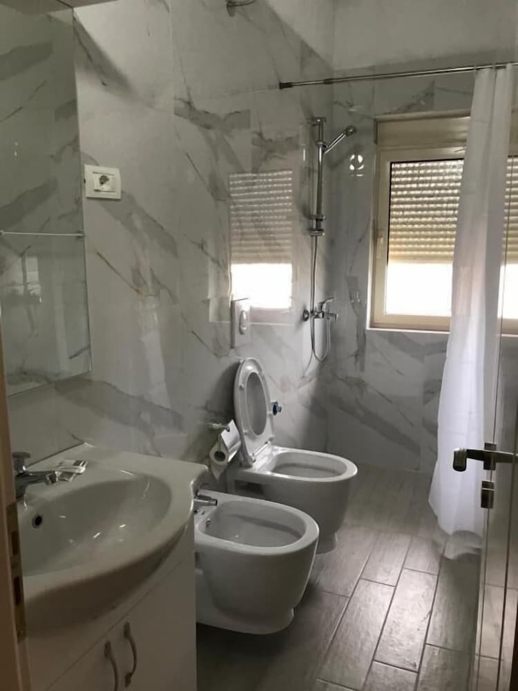 

Trieste - Durrës - Hotel Gega