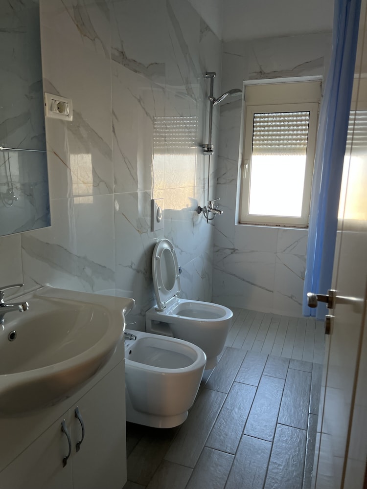 

Lamezia Terme - Durrës - Hotel Gega