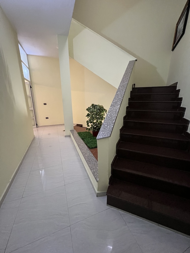 

Napoli - Durrës - Hotel Gega