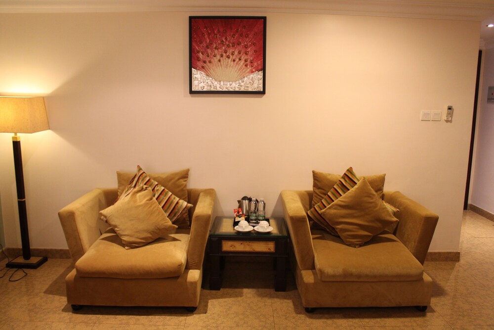 

Roma - ‘Udhaybah - Garden Hotel Muscat
