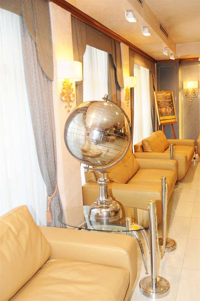 

Olbia - Venezia - Hotel Mondial