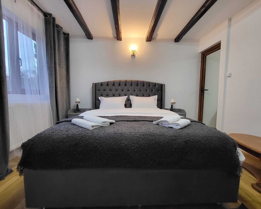 

Roma - Afumaţi - Adac Boutique Hotel