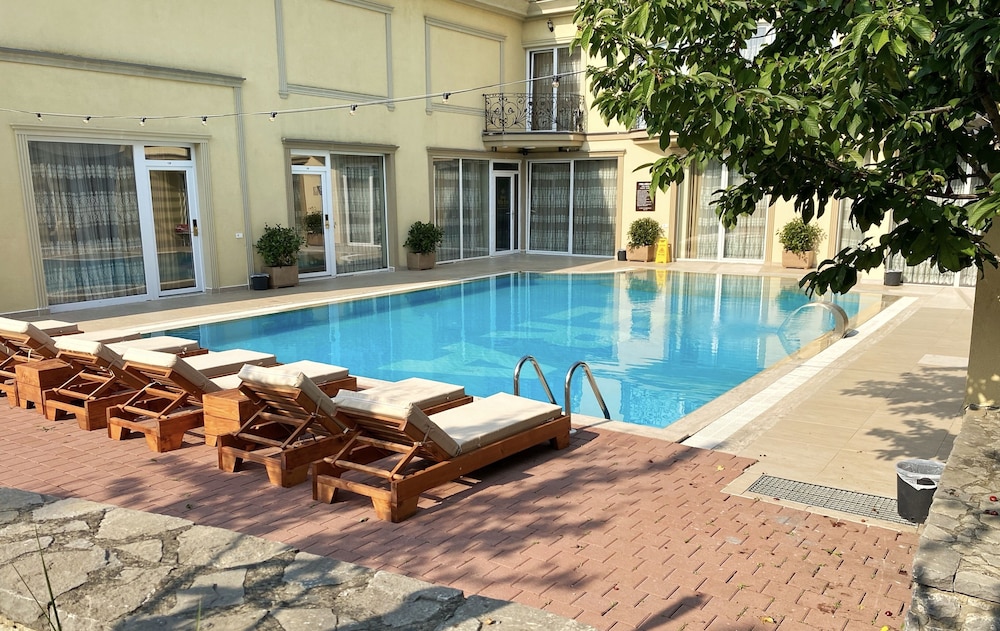 

Milano - Pristina - Hotel ERA