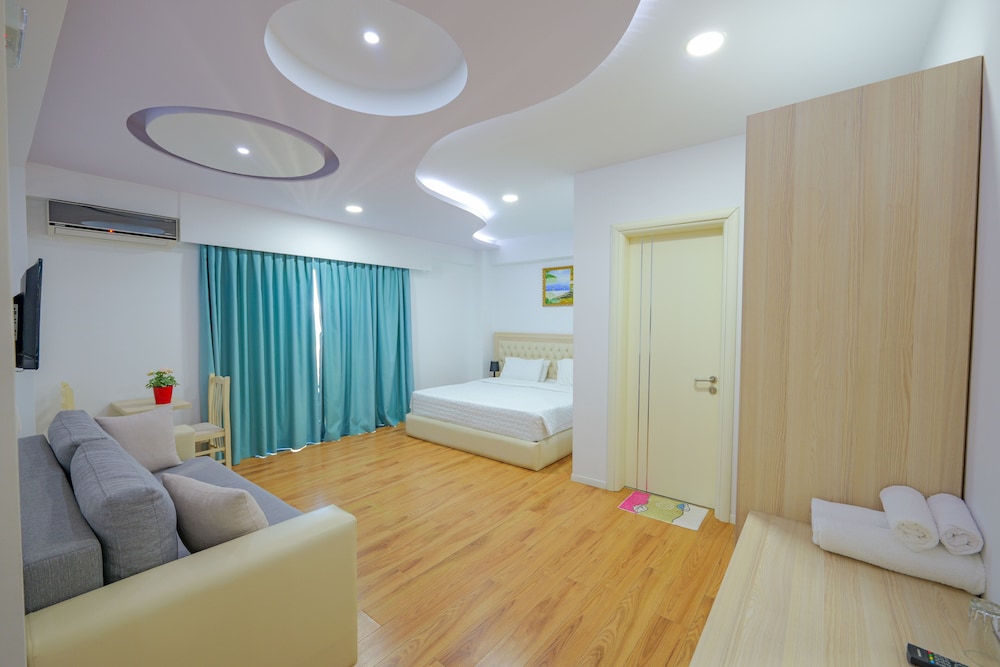 

Torino - Costa albanese - Hotel Iliria