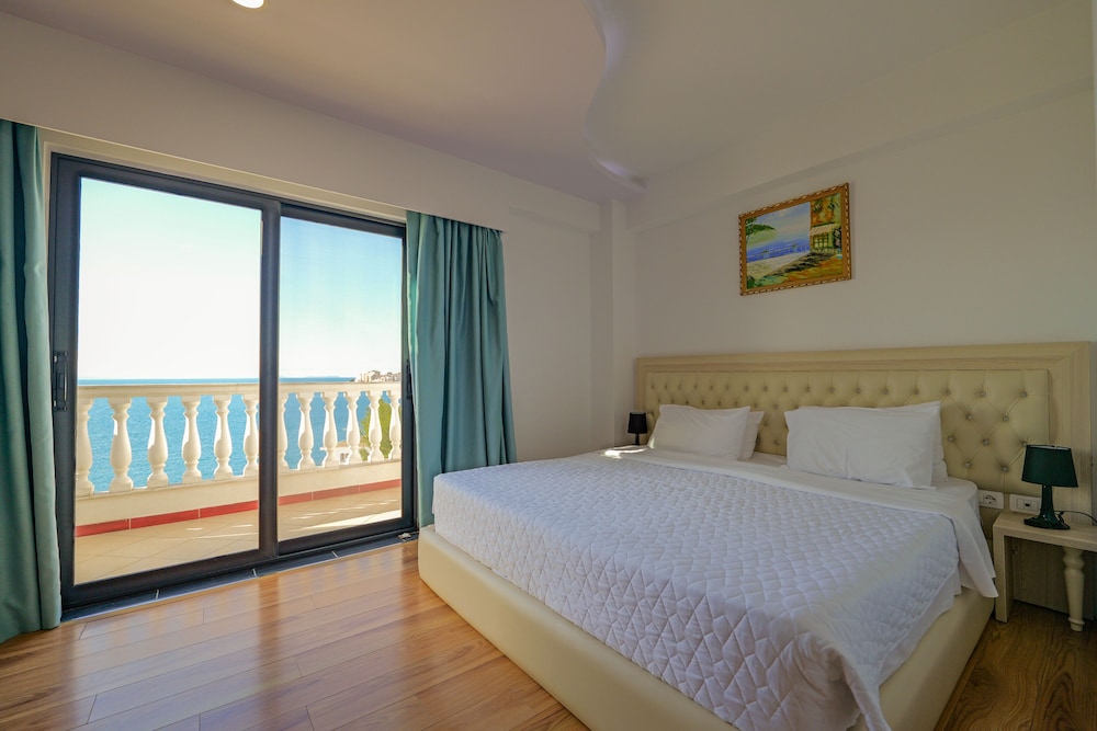 

Napoli - Riviera Albanese - Hotel Iliria