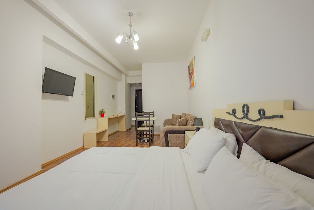 

Catania - Costa albanese - Hotel Iliria