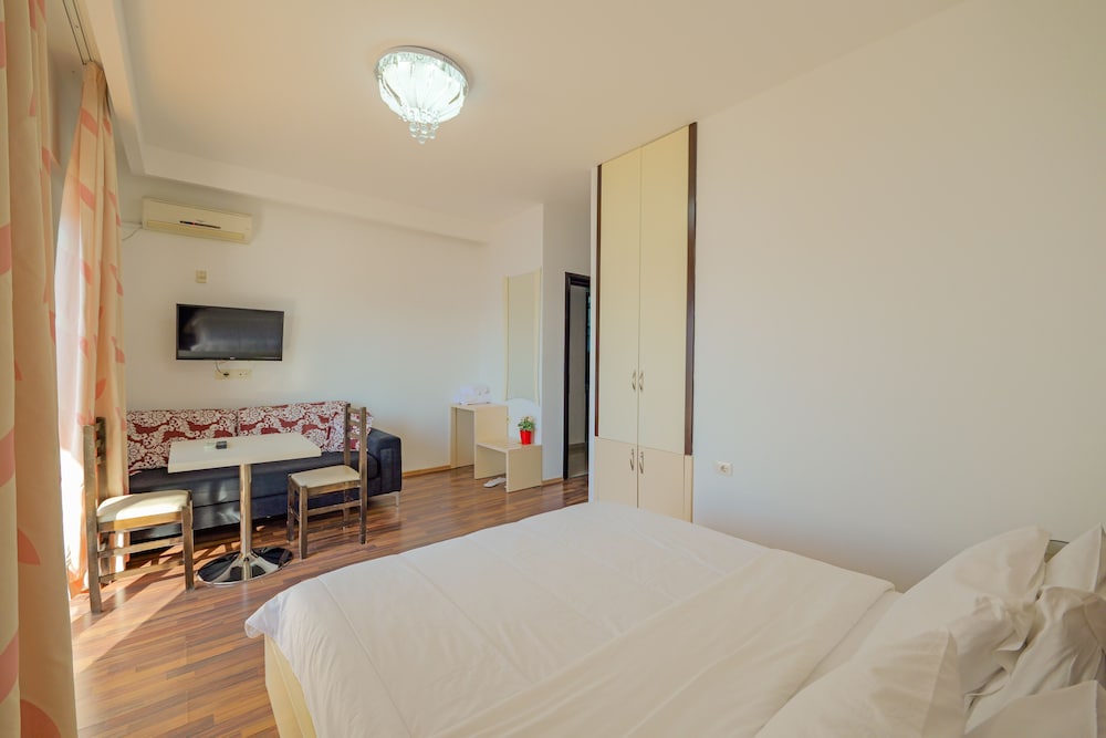 

Bari - Riviera Albanese - Hotel Iliria