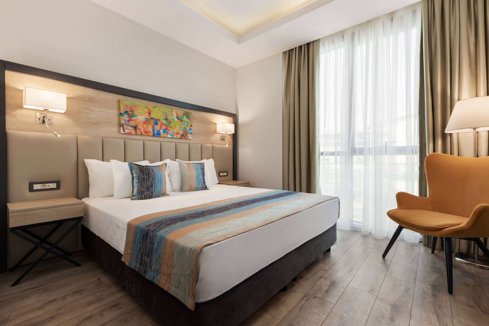 

Palermo - Basaksehir - Ramada Encore By Wyndham Istanbul Basin Express