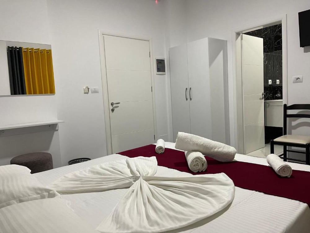 

Napoli - Ksamil - Hotel Seadel