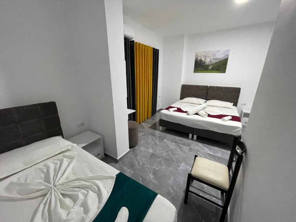 

Napoli - Ksamil - Hotel Seadel