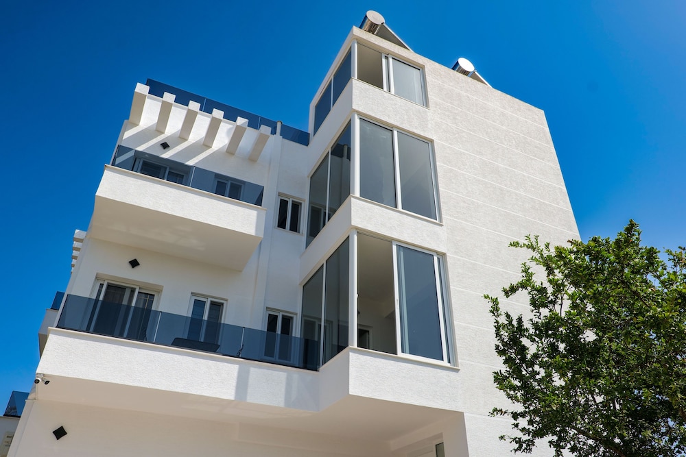 

Catania - Ksamil - La Maison Boutique Hotel