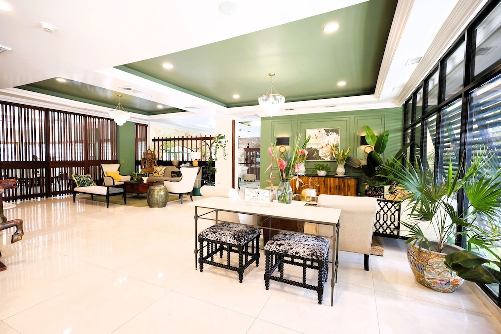 

Roma - Kingston - Courtleigh Hotel & Suites