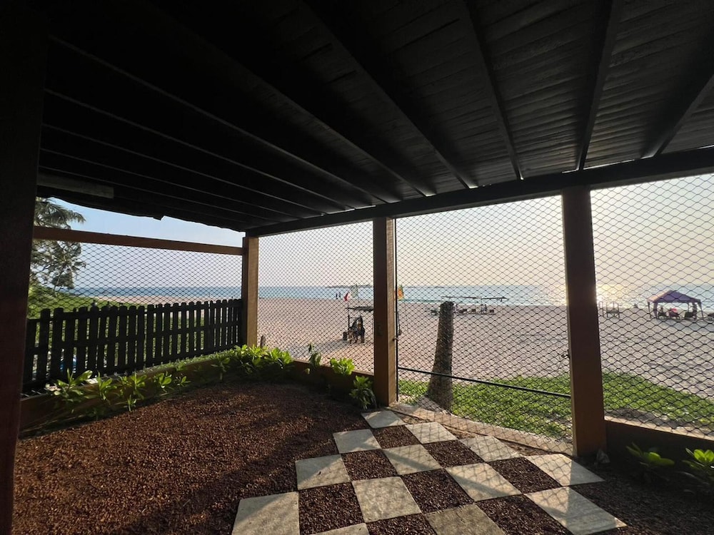 

Genova - Ahungalla - Oceanfront Luxury Private Villa in Ambalangoda