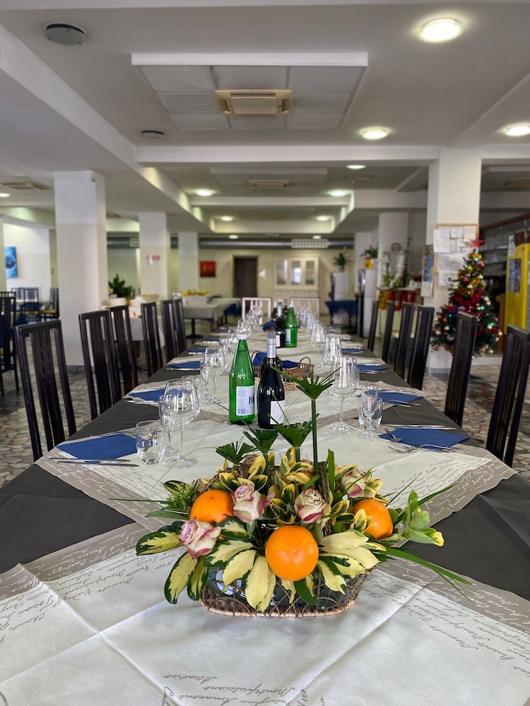 

Roma - Forte dei Marmi - Sacro Cuore Hotel