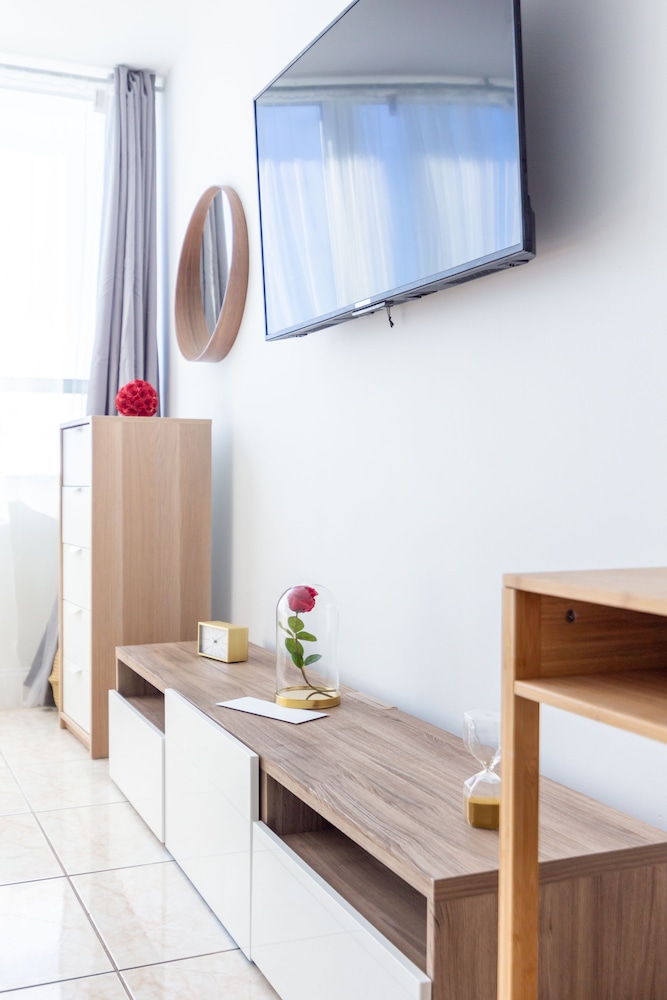 

Milano - Bay Harbor Islands - Girasole Apartments
