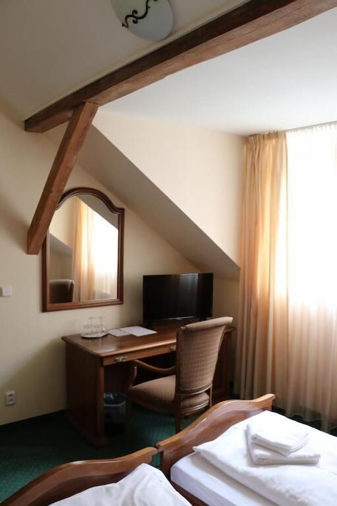 

Milano - Karlovy Vary - Hotel U Zámečku Cihelny