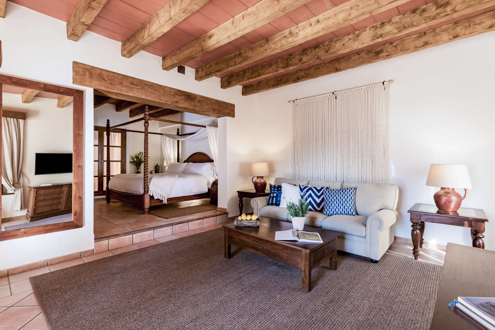 Singular Junior Suite