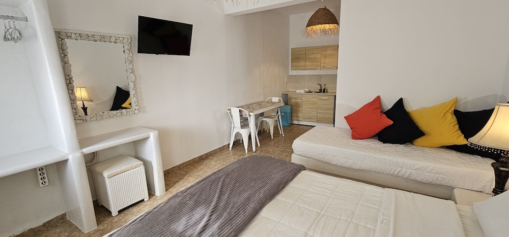 

Palermo - Santorini, Isole Greche - Pleasure Beachside Studios