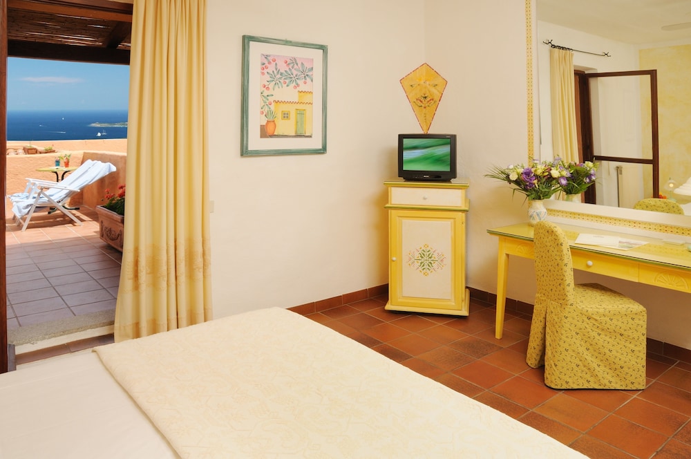 

Bologna - Golfo Aranci - Hotel Rocce Sarde