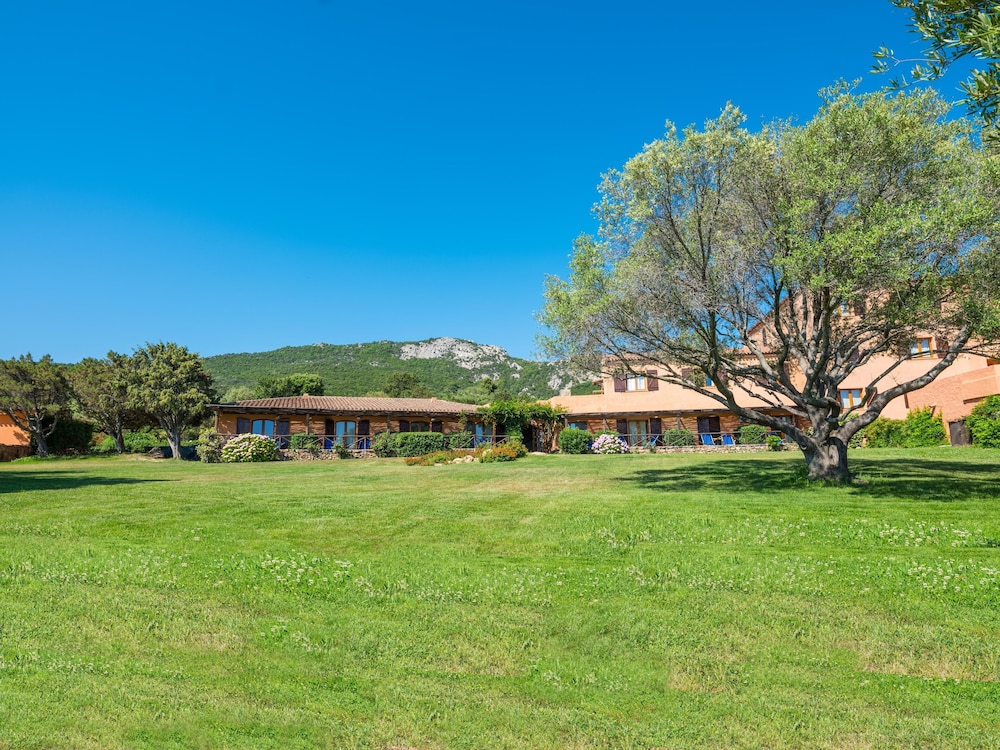 

Pisa - Golfo Aranci - Hotel Rocce Sarde